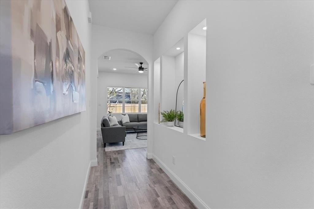 1323 S Montgomery St - Photo 4 of 27