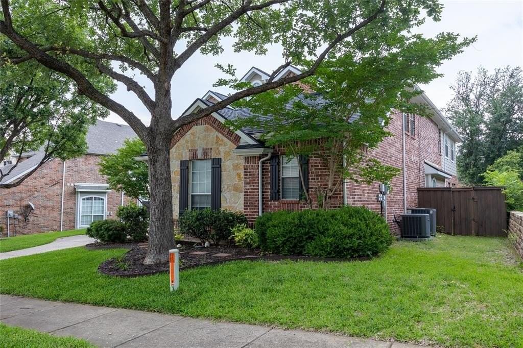 4705 Virginia Woods Dr - Photo 4 of 37