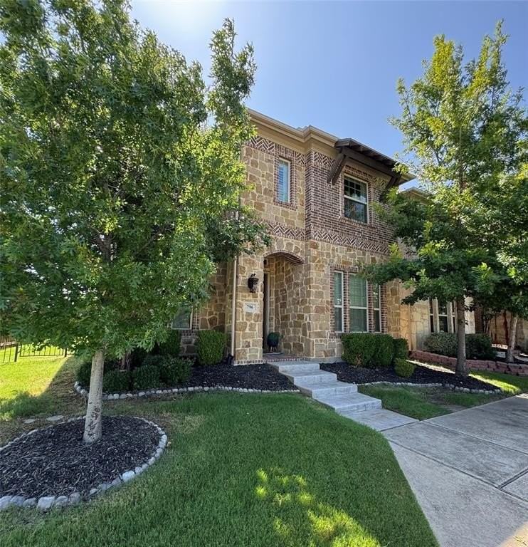 796 Huntingdon St - Photo 2 of 32