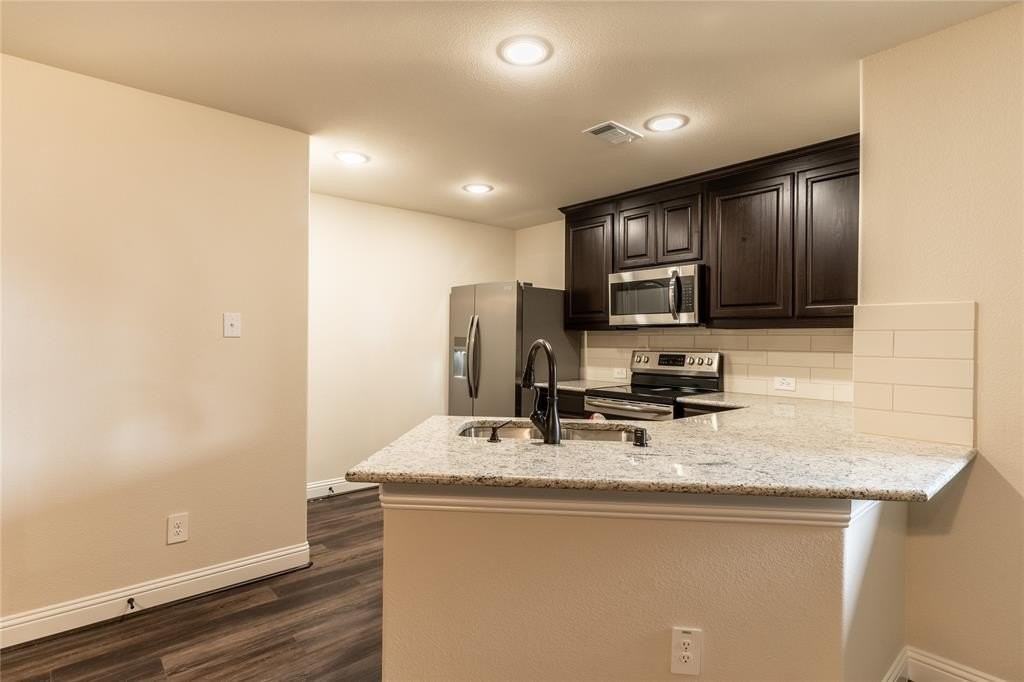 6814 Topaz Dr - Photo 4 of 17