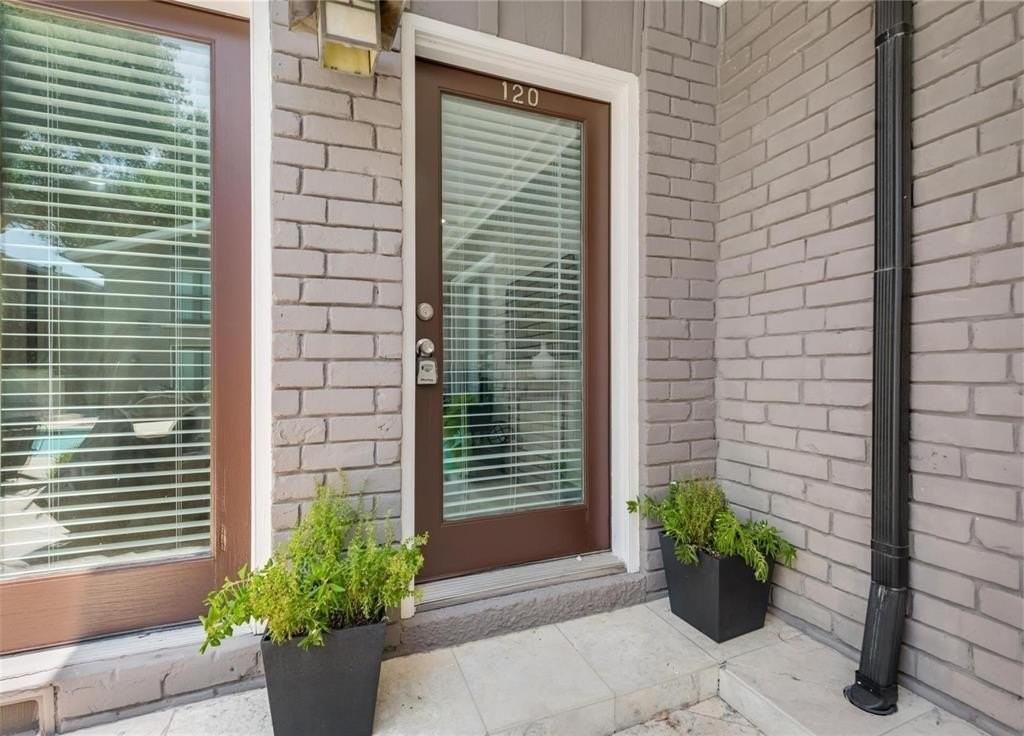 10211 Regal Oaks Dr #120 - Photo 2 of 26