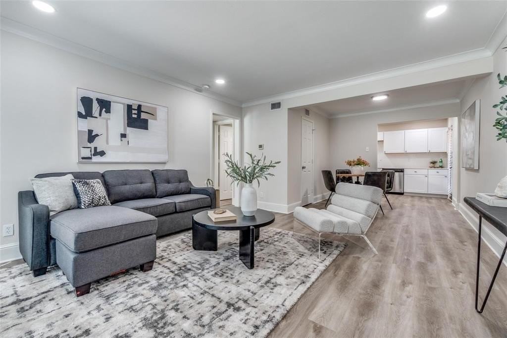 10211 Regal Oaks Dr #120 - Photo 3 of 26