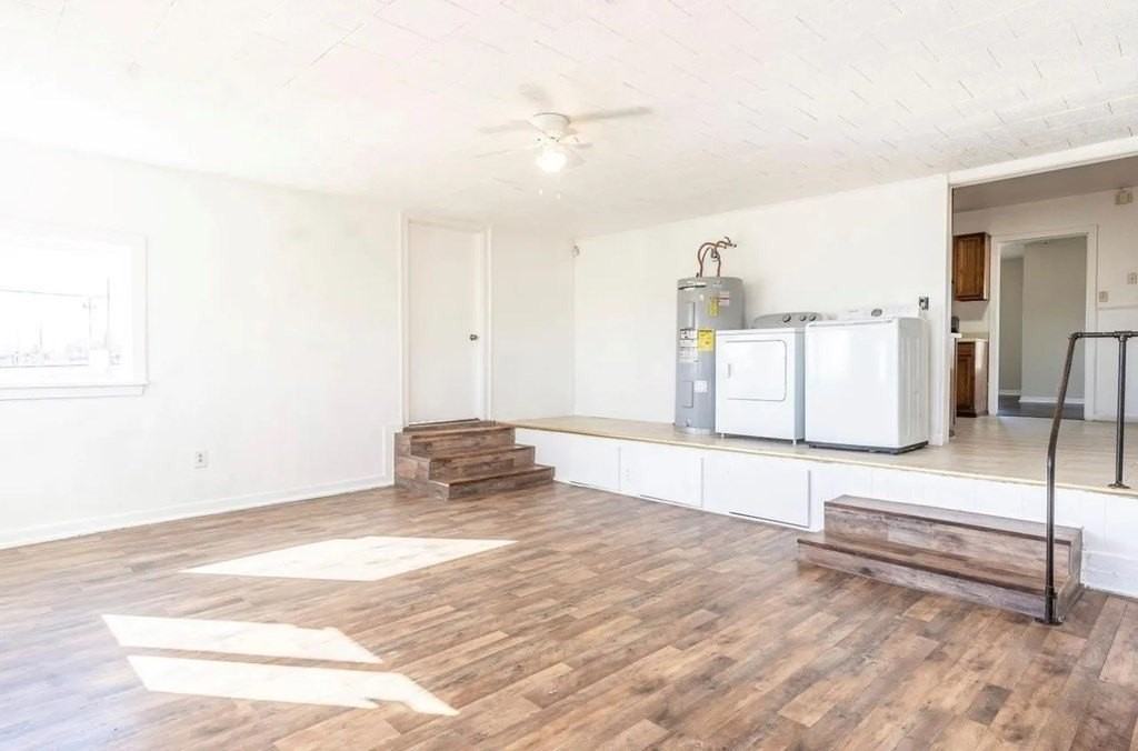 208 N Gillis St - Photo 5 of 14