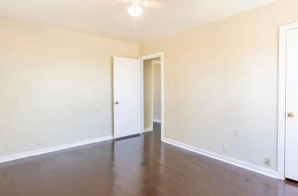 208 N Gillis St - Photo 7 of 14