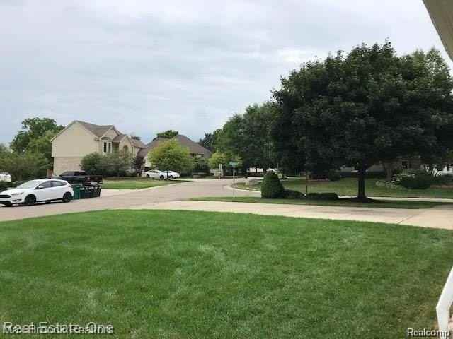 37899 Mckenzie Ct - Photo 4 of 10