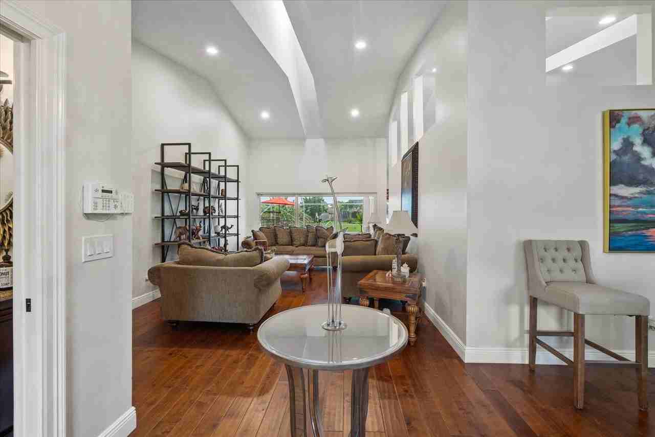 13501 Barberry Drive - Photo 4 of 50