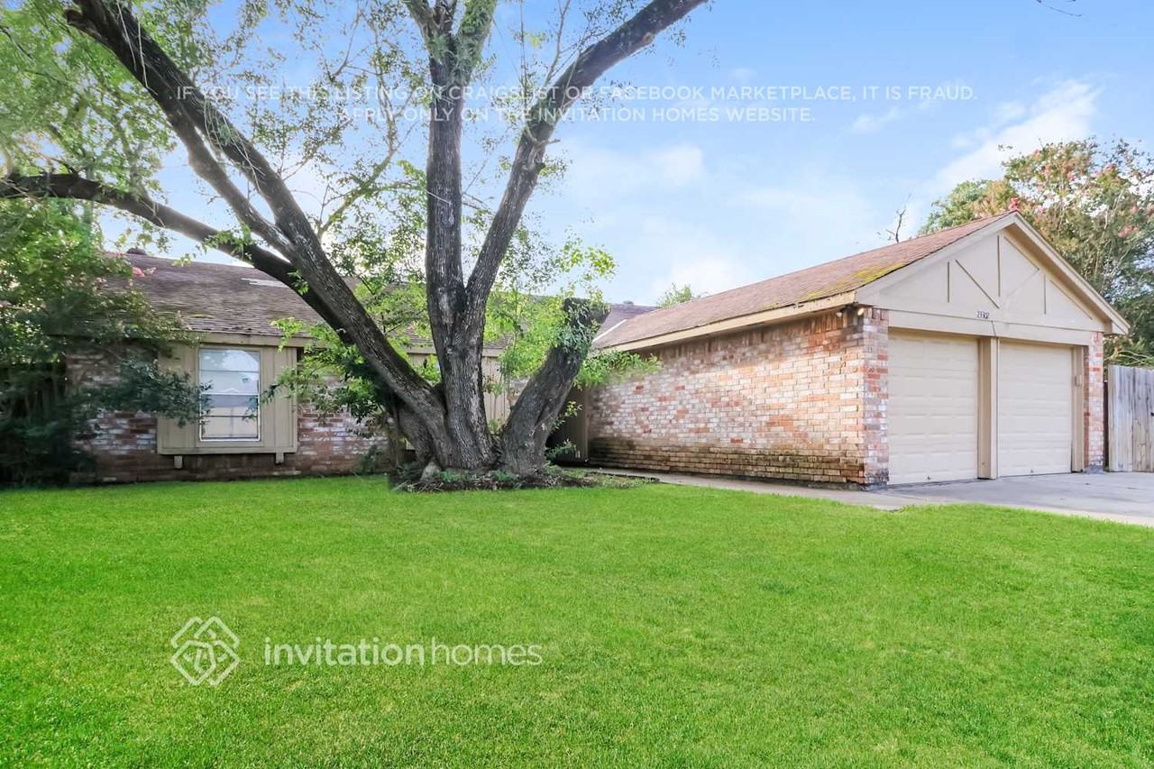 23302 Upper Falls Ct - Photo 3 of 17