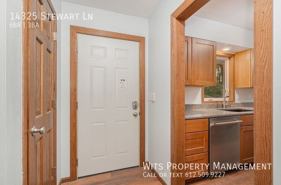 14325 Stewart Ln - Photo 4 of 35