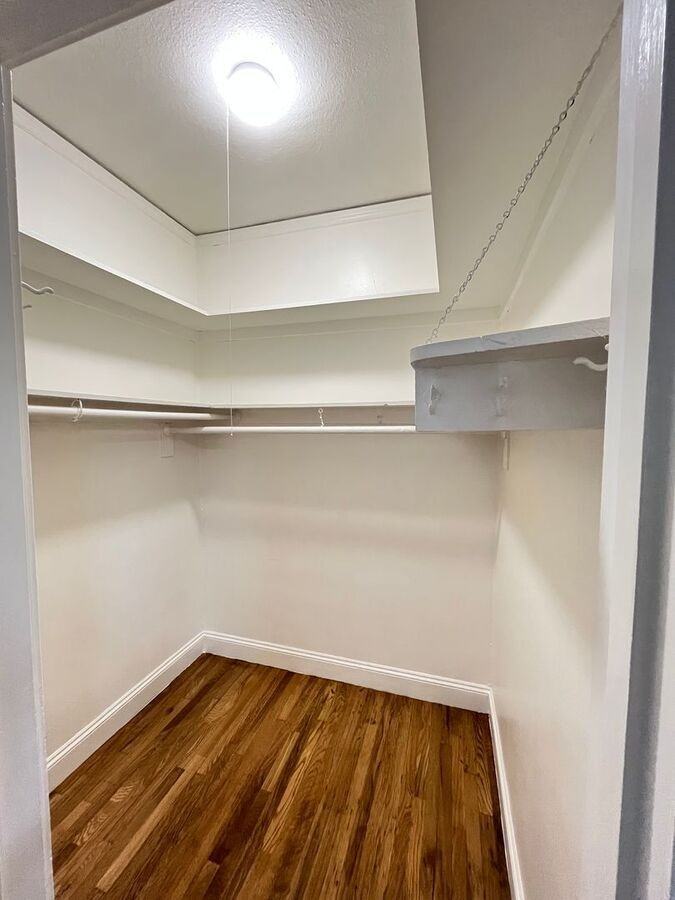 6056 Monroe Ave - Photo 3 of 14