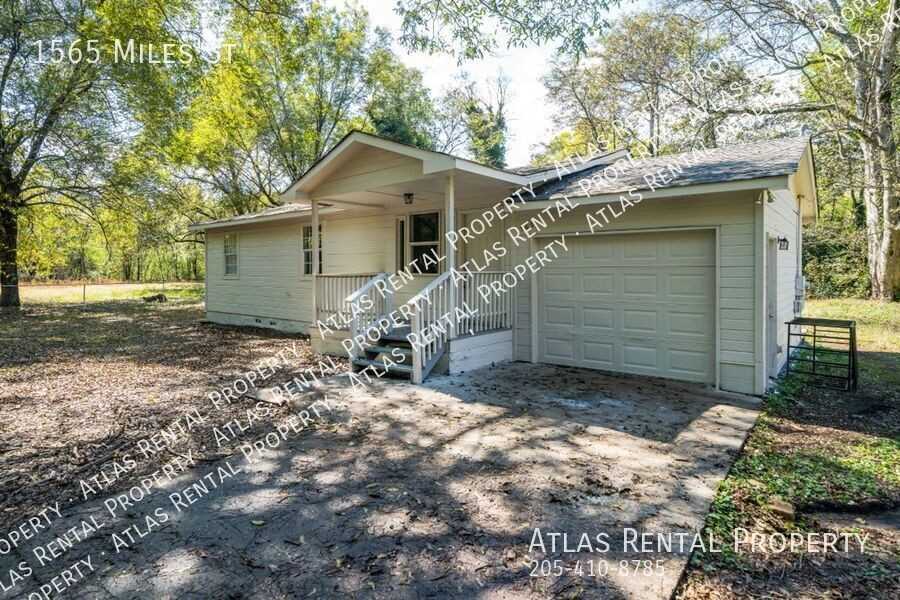 1565 Miles St - Photo 2 of 25