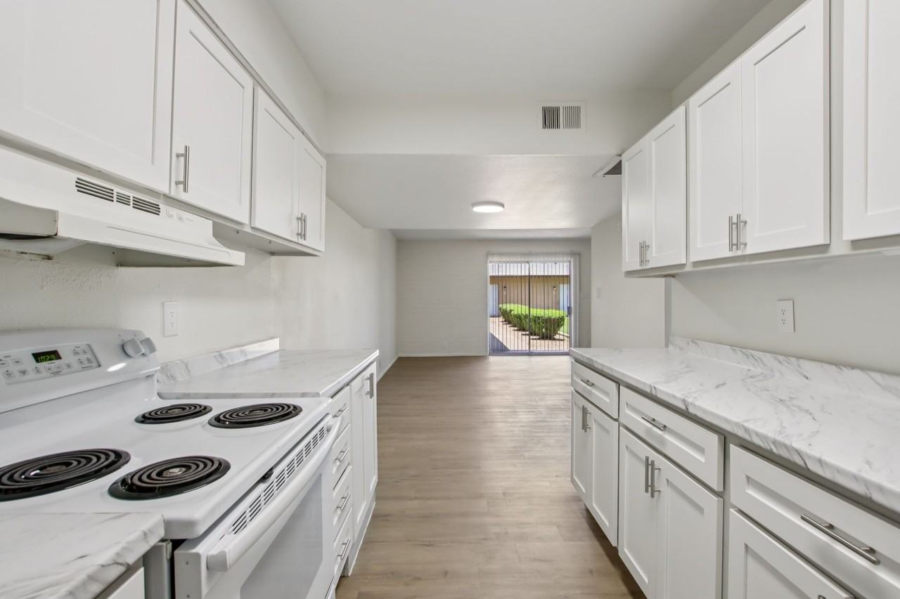 Infinity Gardens Apartments - Photo 5 of 50