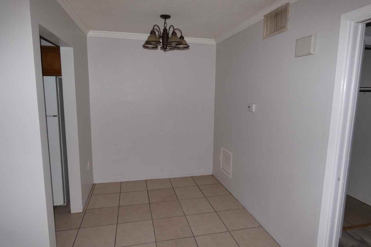 800 Tyrone Boulevard North #B-1 - Photo 3 of 8