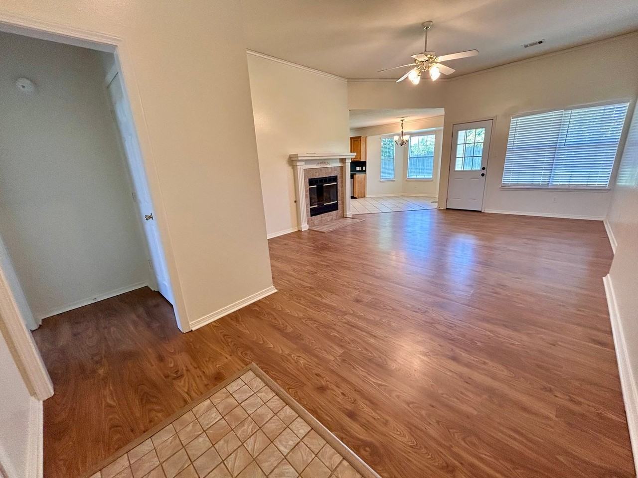 1019 N Daisy St - Photo 3 of 30