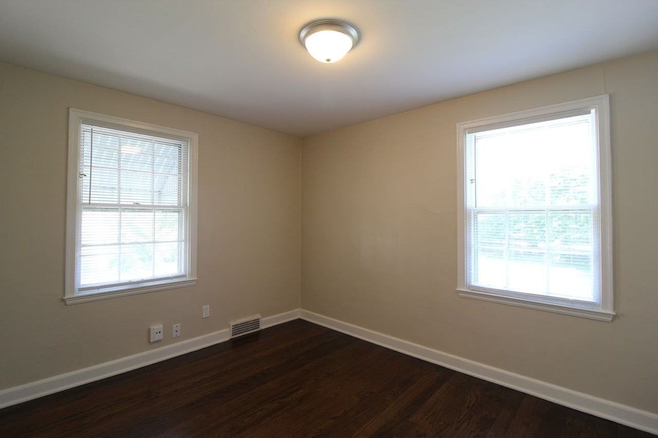 320 E 28th Ave - Photo 6 of 8