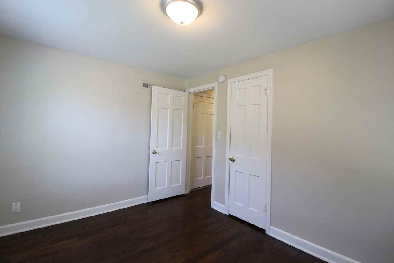 320 E 28th Ave - Photo 7 of 8