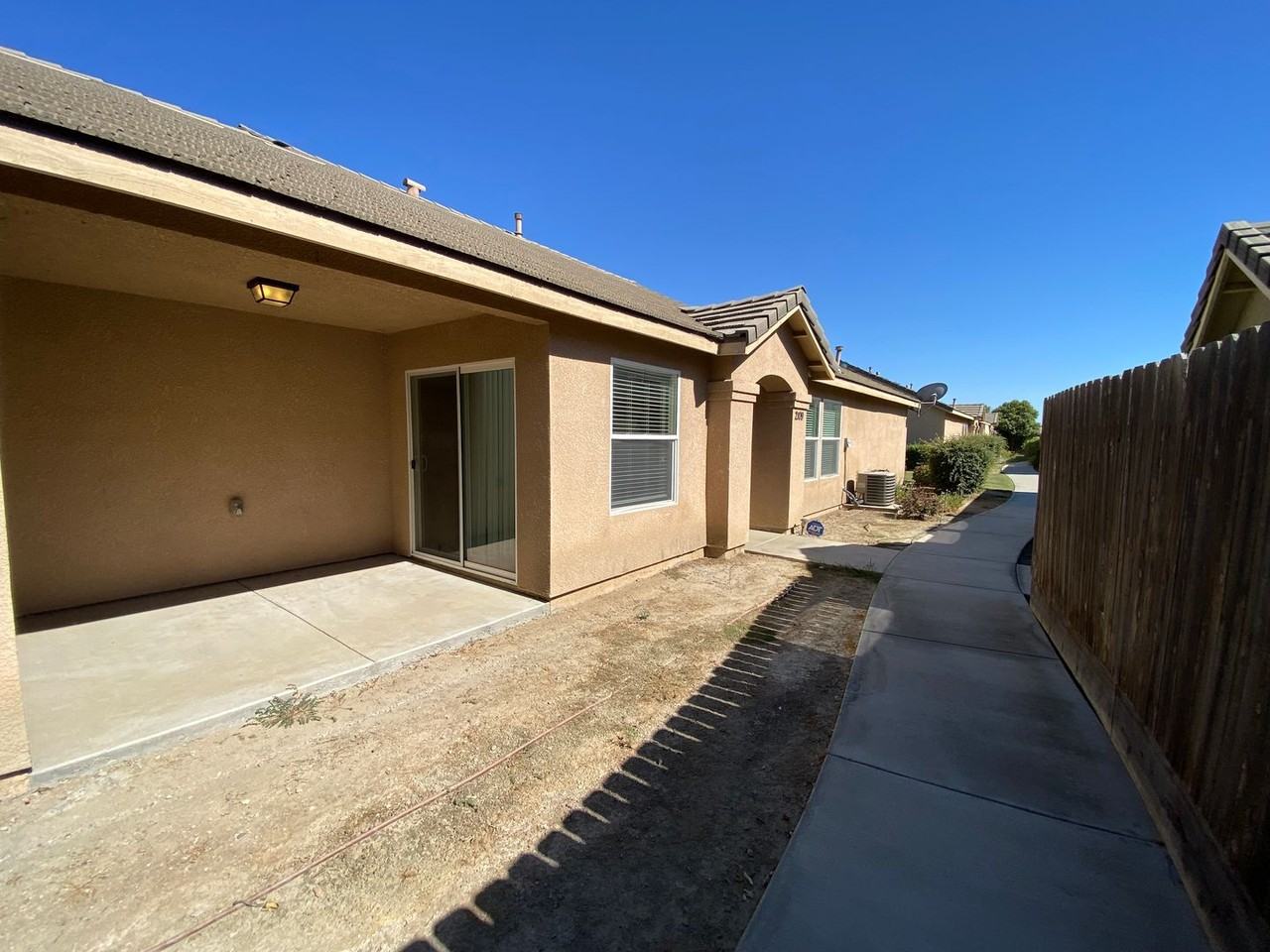 2109 Bella Oaks Dr - Photo 2 of 33