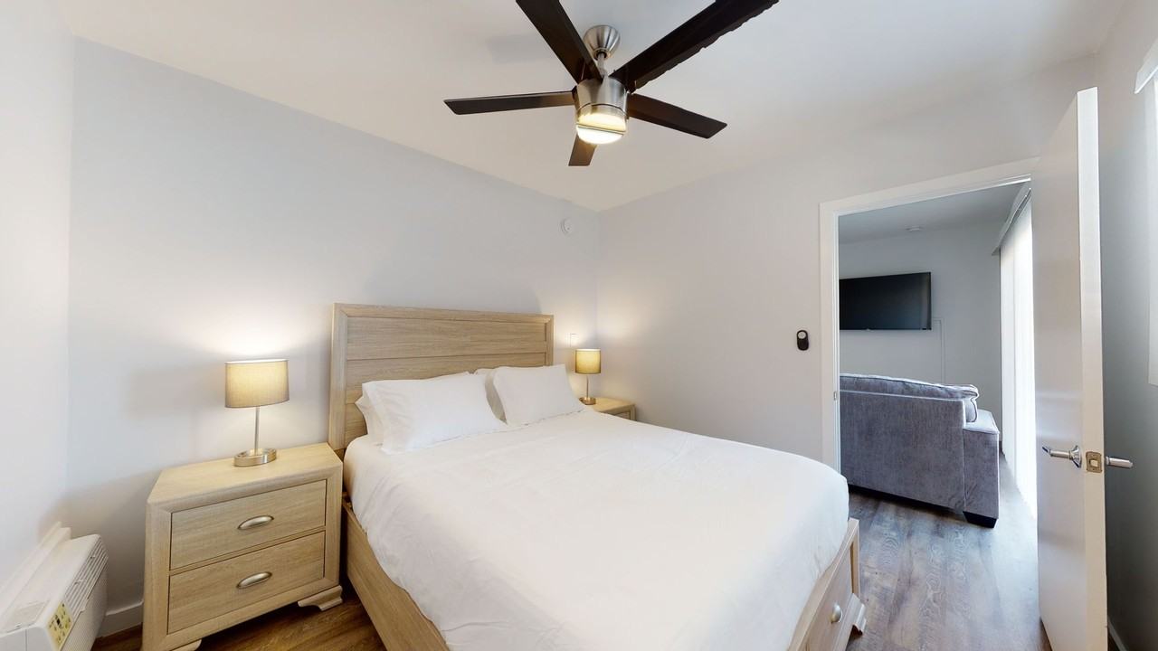 Runyon Canyon Properties, LLC (1641 N. Poinsettia Place) - Photo 4 of 7