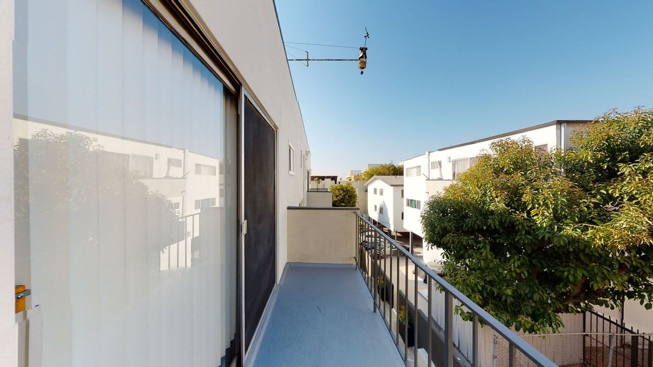 Runyon Canyon Properties, LLC (1641 N. Poinsettia Place) - Photo 7 of 7