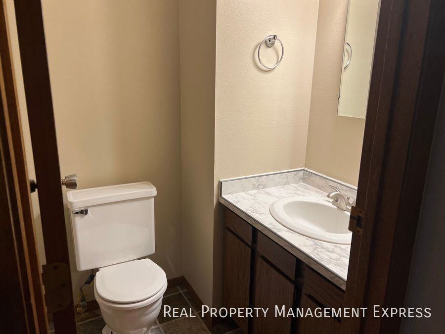 930 S Cleveland Ave - Photo 6 of 14