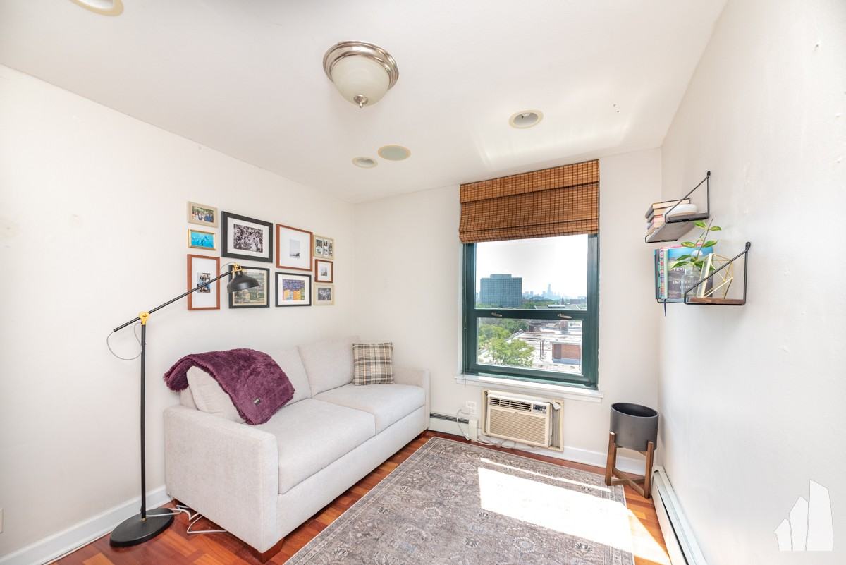 3900 N Pine Grove Ave #802 - Photo 6 of 10