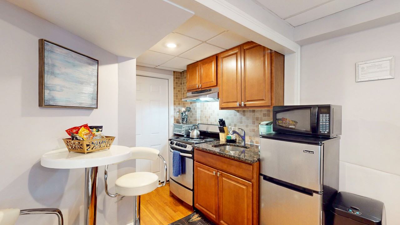 1029 Beacon St #A - Photo 2 of 10