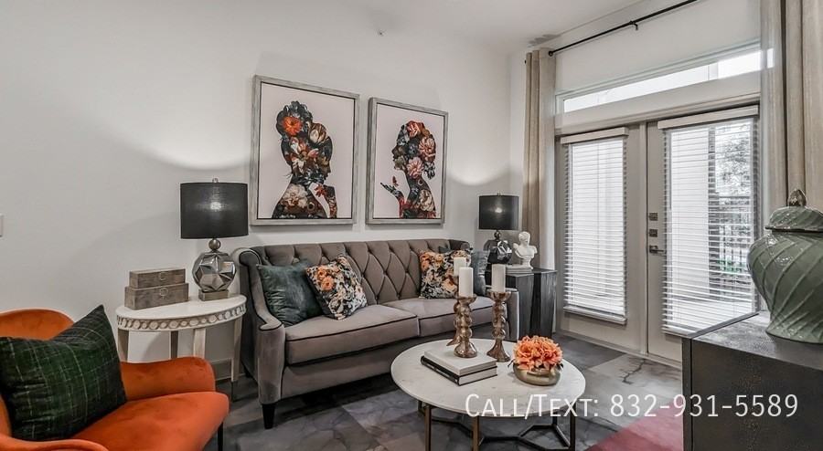 1718 W 34th St - Photo 2 of 8