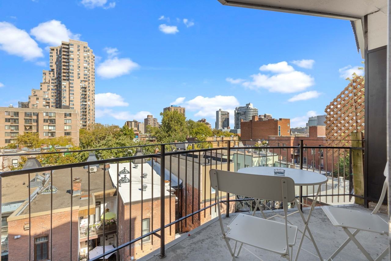 3553 Durocher - Photo 3 of 28