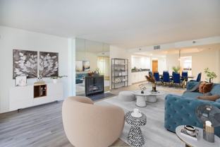 410 S Barrington Ave #205 - Photo 1 of 1