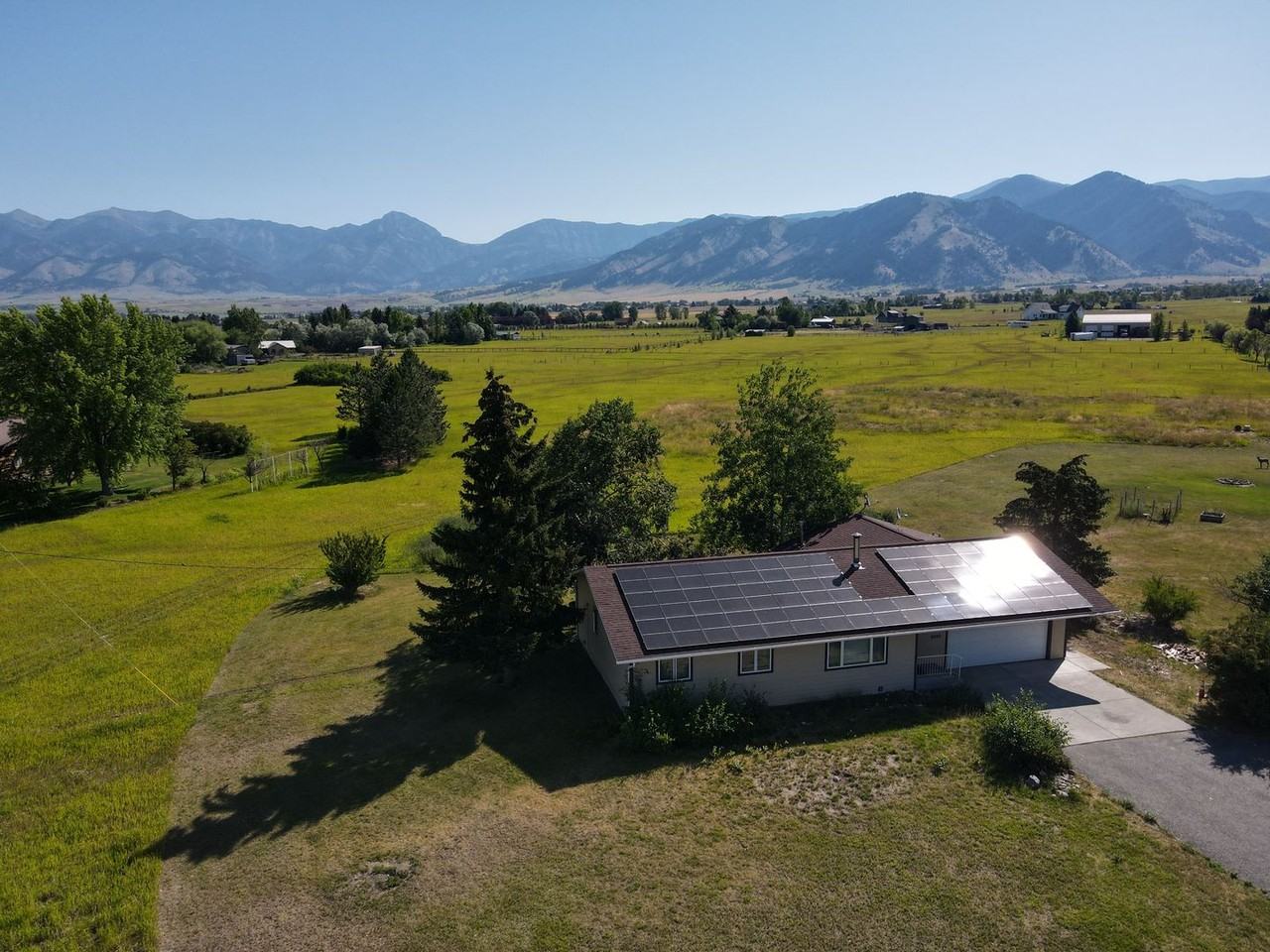 6600 6600 Springhill Rd Main House - Photo 2 of 15