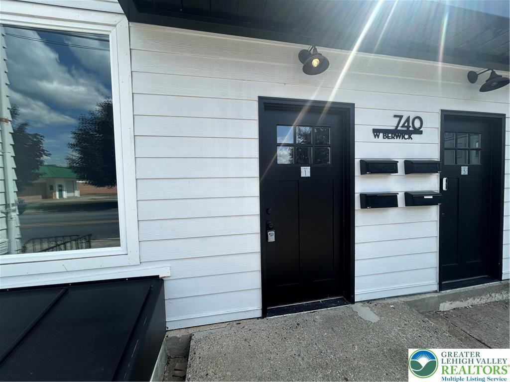 740 W Berwick St ##1 - Photo 2 of 11