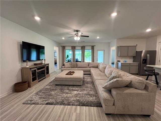 40538 Cypress Reserve Blvd - Photo 3 of 18