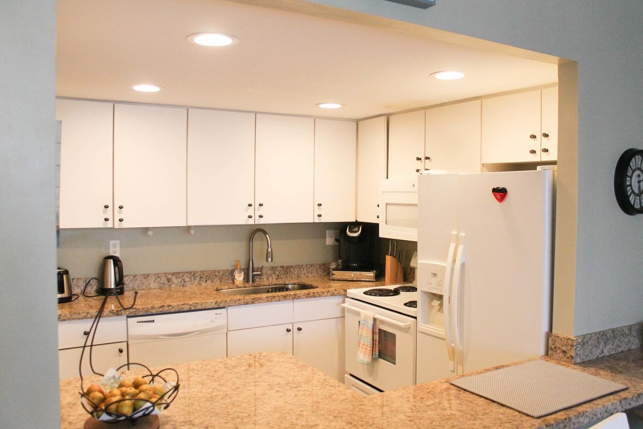 1830 Embassy Dr - Photo 3 of 28