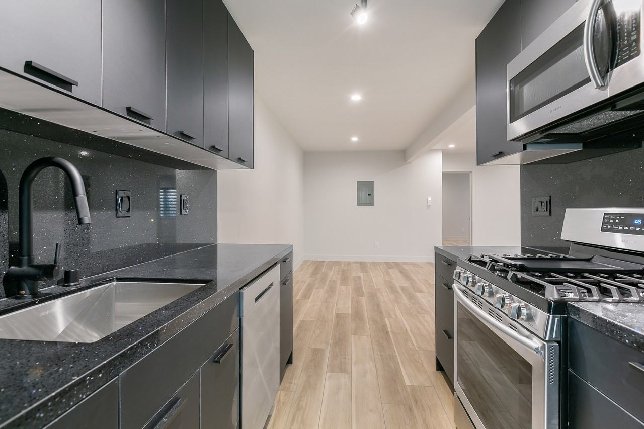 3646 Keystone Avenue #4 - Photo 2 of 10