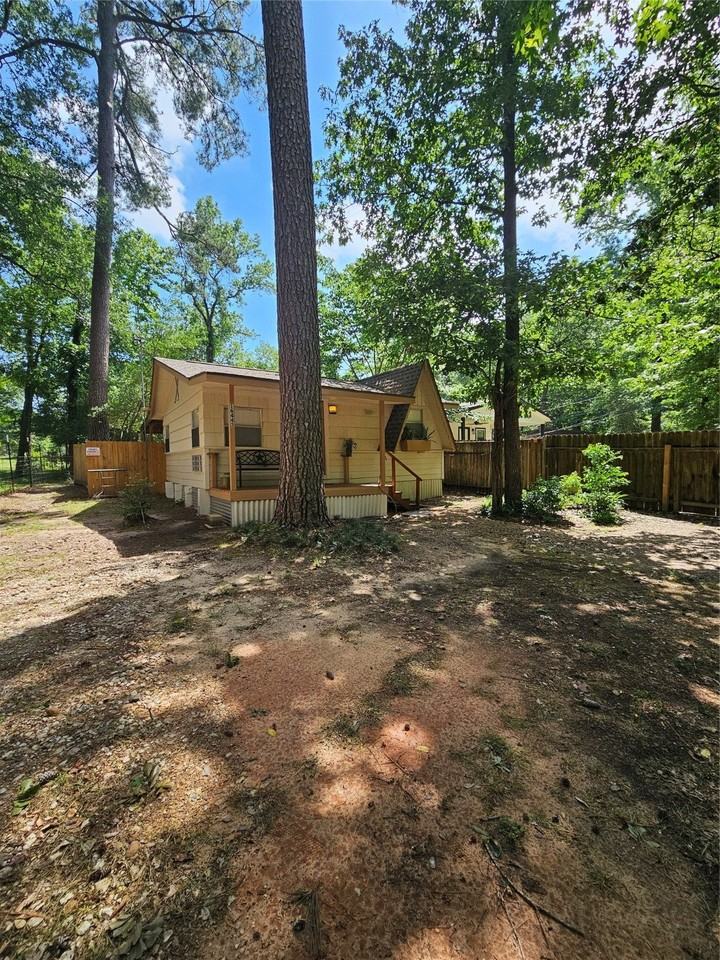 16443 Piper Ln - Photo 2 of 15