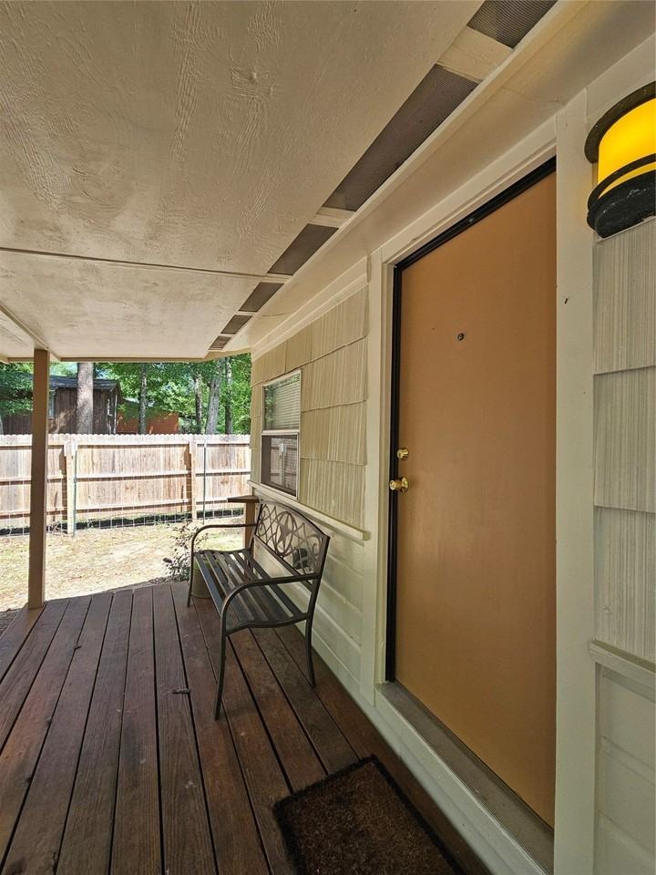 16443 Piper Ln - Photo 3 of 15