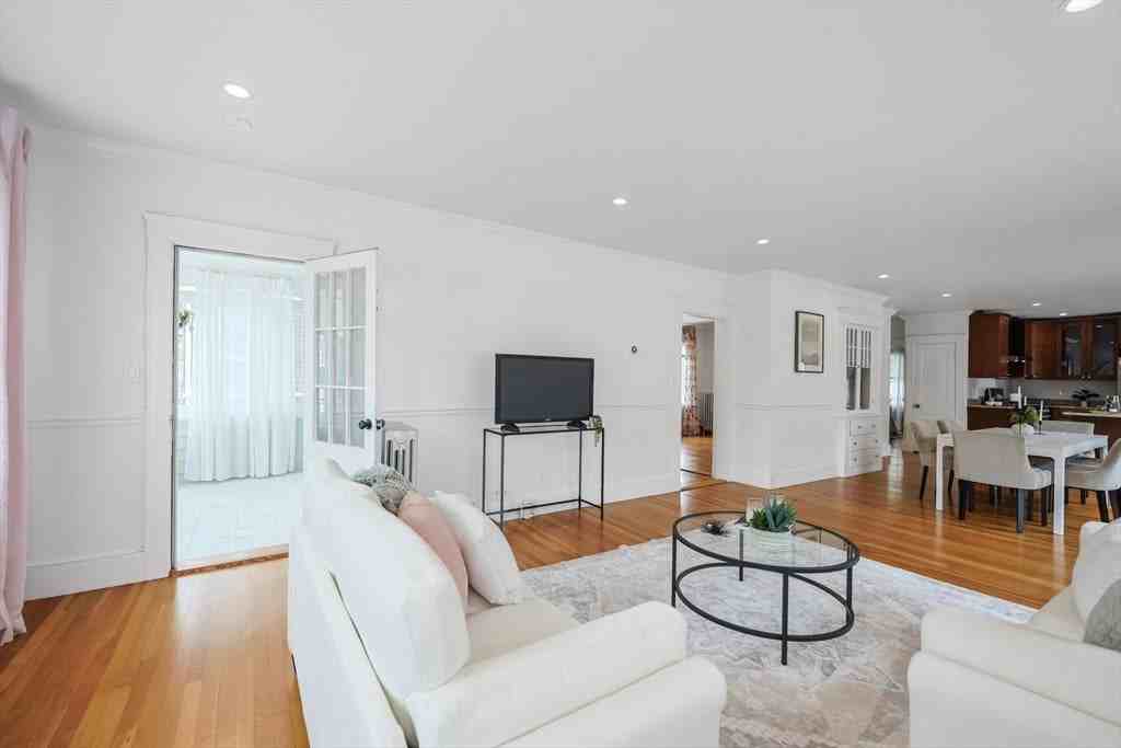 22 Ellison Ave ## 24 - Photo 5 of 24