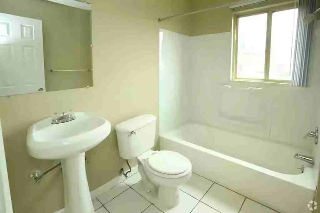 14116 Riverview St - Photo 6 of 13