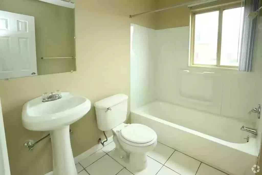 14115 Riverview St AT 206 - Photo 5 of 8