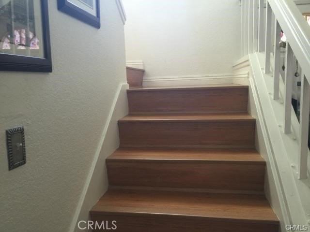 569 Springbrook N - Photo 2 of 10