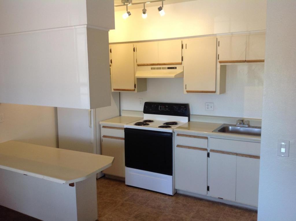 3135 N Mountain Ave - Photo 4 of 8