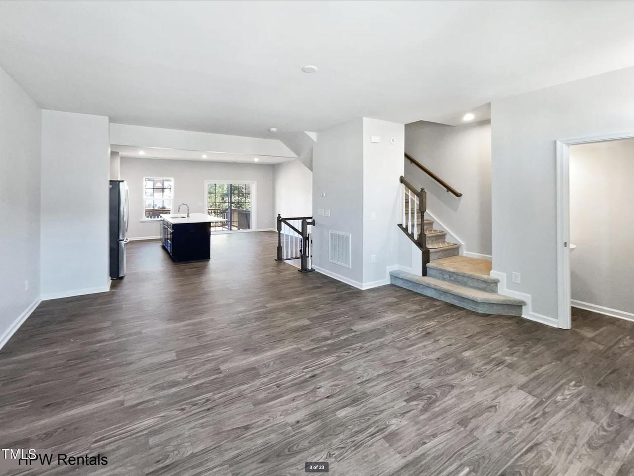 901 Arnold Place Dr - Photo 2 of 19