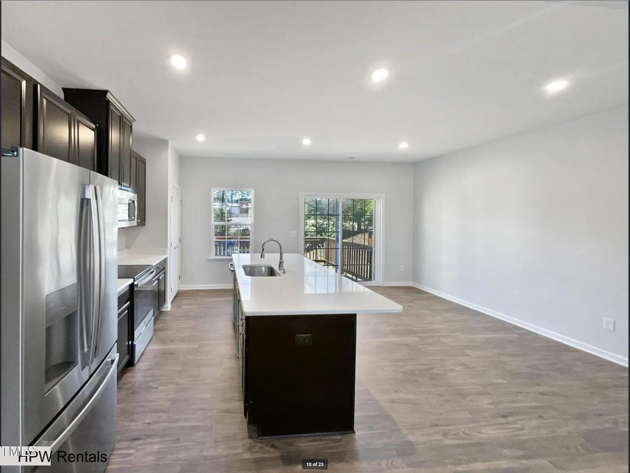 901 Arnold Place Dr - Photo 5 of 19