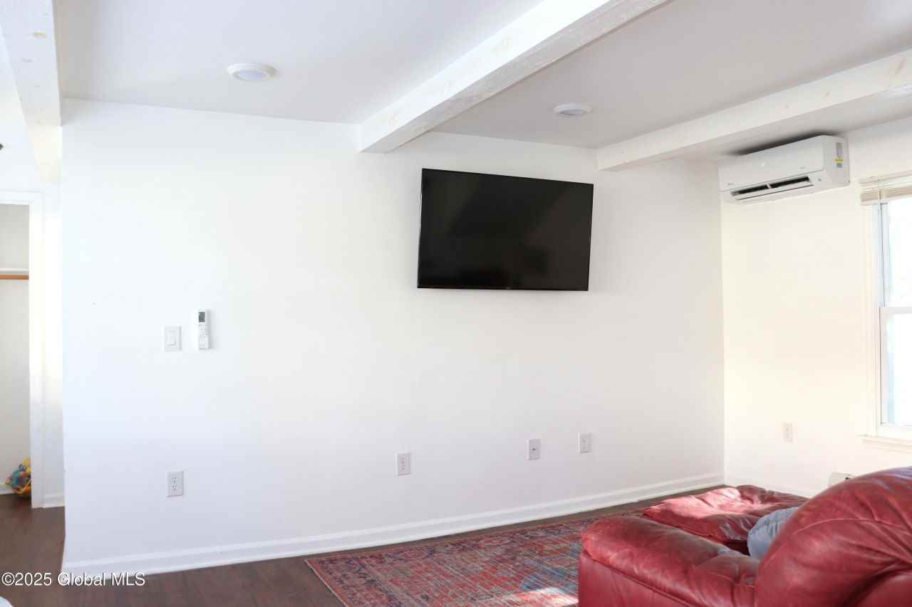 108 Wendell Ave - Photo 3 of 27