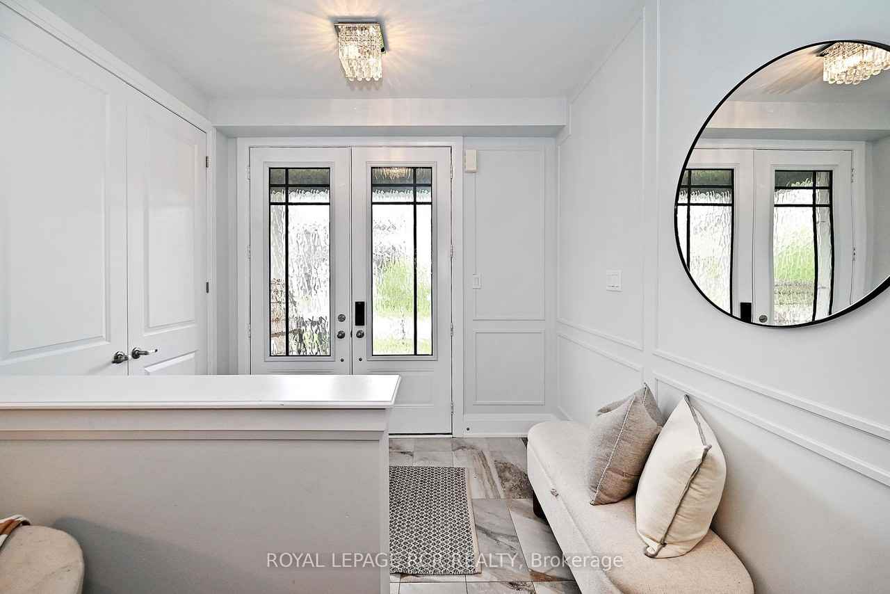 240 Conklin Crescent - Photo 3 of 44