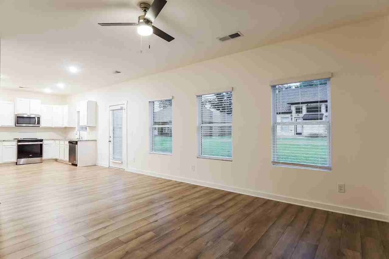 5418 Bluebell Circle - Photo 3 of 21