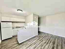 featured image of 114 Nw College Ave #8