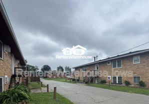 114 Northwest College Avenue #8 - Photo 1 of 1