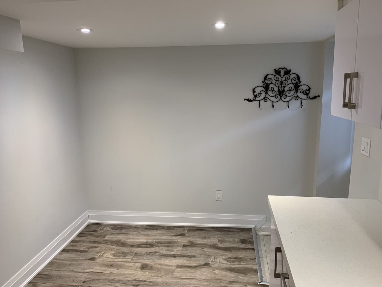 642 Gladstone Avenue - Photo 2 of 8