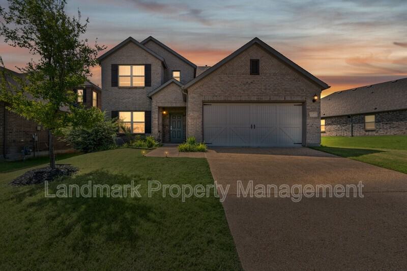 1206 Fox Chase Dr - Photo 2 of 32