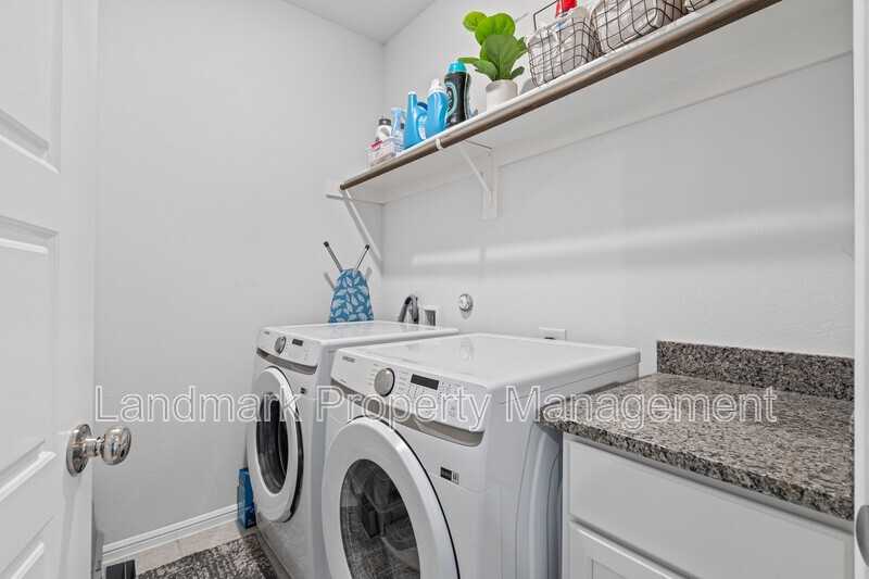 1206 Fox Chase Dr - Photo 5 of 32